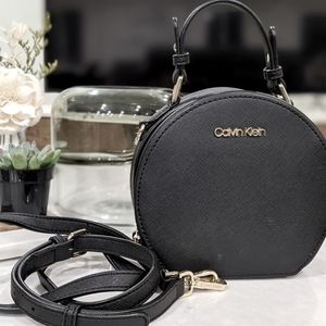 Calvin Klein - Black Rond Signature Crossbody